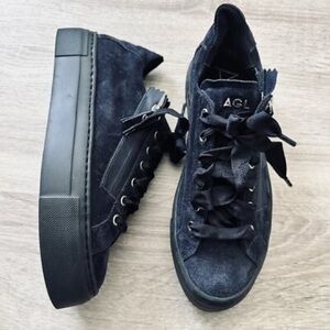 Agl Navy & black Suede beautiful Minimalist Sneakers Low-Top Design sz38